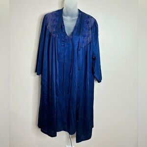 Vanity Fair Vintage Set Robe and Nightgown Blue medium lace 1970s sleepwear